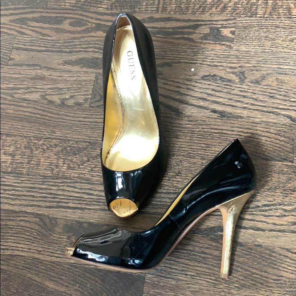 Guess black/gold peep toe pumps